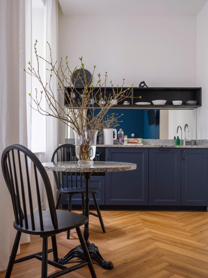 Khách sạn hẻo lánh Miro Skolas - Quiet Chic, Free Parking, Self Check-in Riga